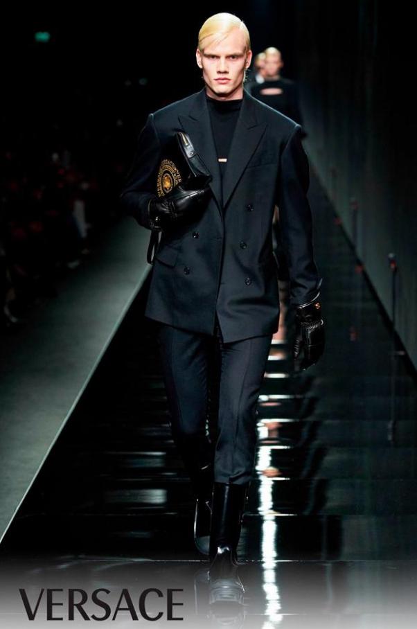 Collection Automne/Hiver 2020-21 Homme . Versace (2020-08-04-2020-08-04)