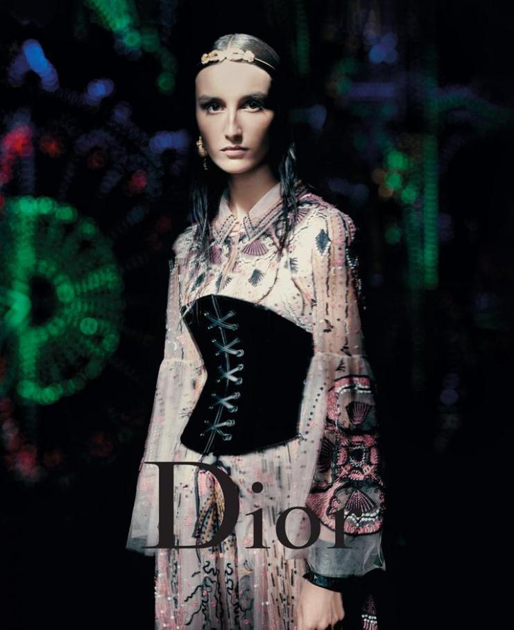Nouvelle Mode . Dior (2021-02-26-2021-02-26)