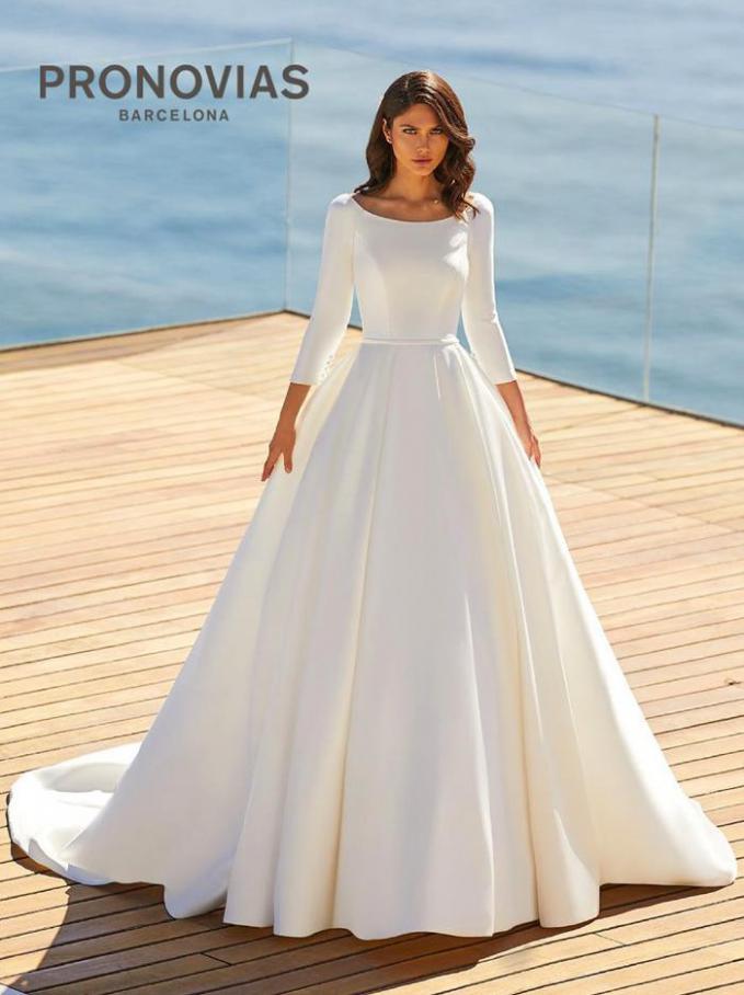 Robes de mariée élégantes . Pronovias (2021-04-26-2021-04-26)