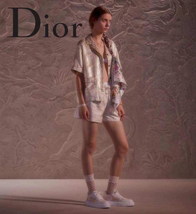 DIOR CHEZ MOI. Dior (2022-04-08-2022-04-08)